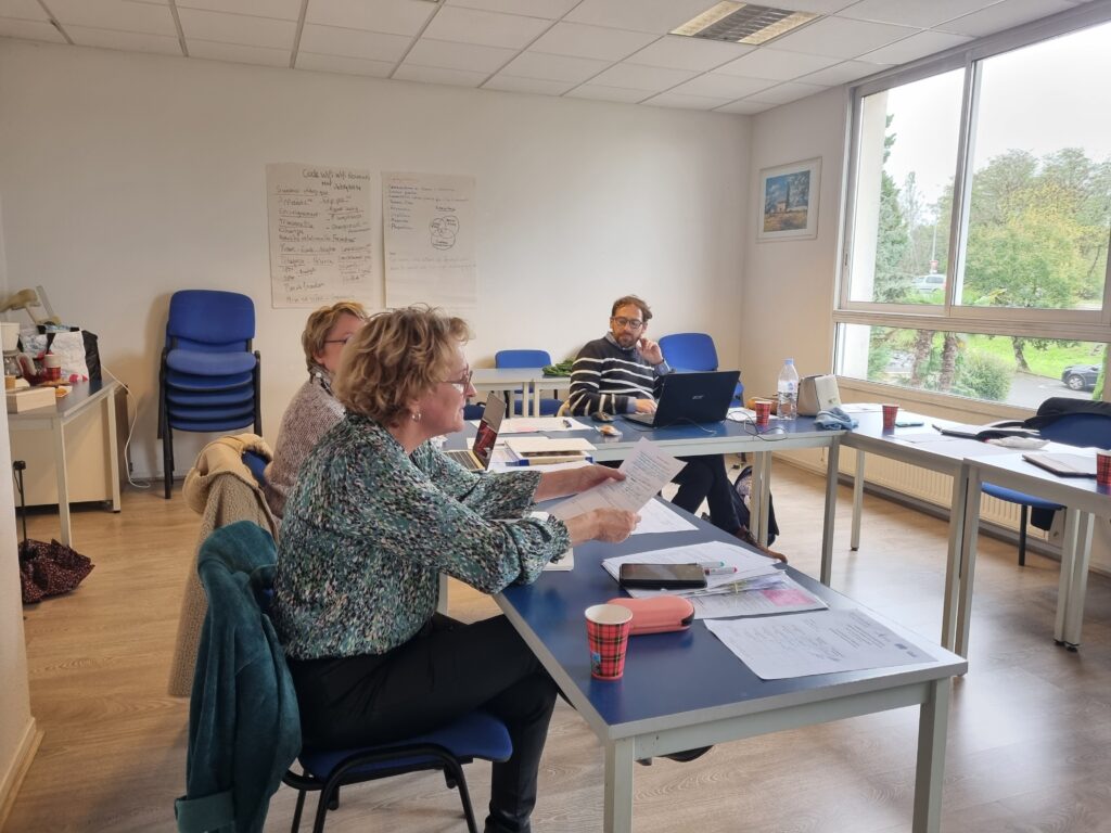 Étudiants  dans une salle de formation de formateur à Montpellier